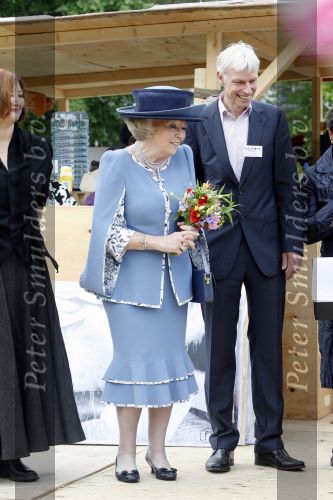 Amsterdam 9 mei 2009
Koningin Beatrix bezoekt de wijk de bijlmer ivm kunst die daar geplaatst is.
Peter Smulders bv
