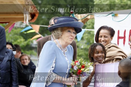 Amsterdam 9 mei 2009
Koningin Beatrix bezoekt de wijk de bijlmer ivm kunst die daar geplaatst is.
Peter Smulders bv