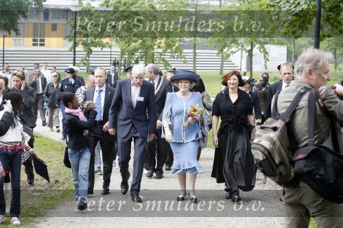 Amsterdam 9 mei 2009
Koningin Beatrix bezoekt de wijk de bijlmer ivm kunst die daar geplaatst is.
Peter Smulders bv