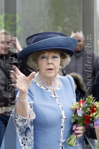 Amsterdam 9 mei 2009
Koningin Beatrix bezoekt de wijk de bijlmer ivm kunst die daar geplaatst is.
Peter Smulders bv