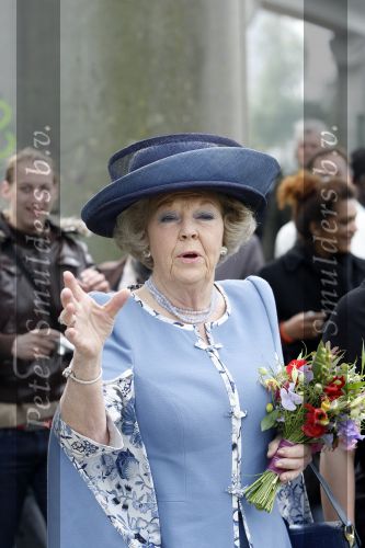 Amsterdam 9 mei 2009
Koningin Beatrix bezoekt de wijk de bijlmer ivm kunst die daar geplaatst is.
Peter Smulders bv