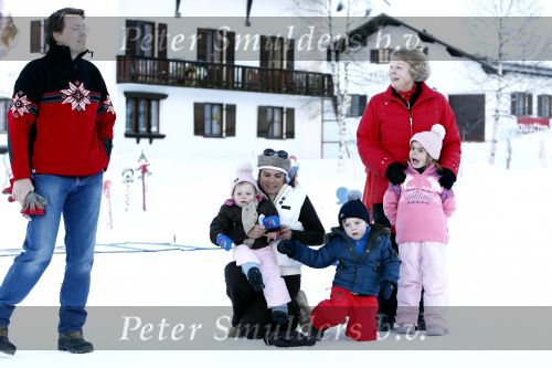 Lech 10 februari 2008
Fotosessie Koninklijke familie. Aanwezig waren Koningin Beatrix Maxima Prins Willem Alexander Amalai Alexia Ariane Prins Constantijn Prinses Laurentien Eloise Claus Cazimir en Elenore.