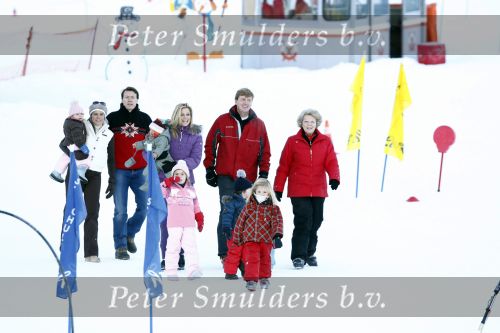 Lech 10 februari 2008
Fotosessie Koninklijke familie. Aanwezig waren Koningin Beatrix Maxima Prins Willem Alexander Amalai Alexia Ariane Prins Constantijn Prinses Laurentien Eloise Claus Cazimir en Elenore.