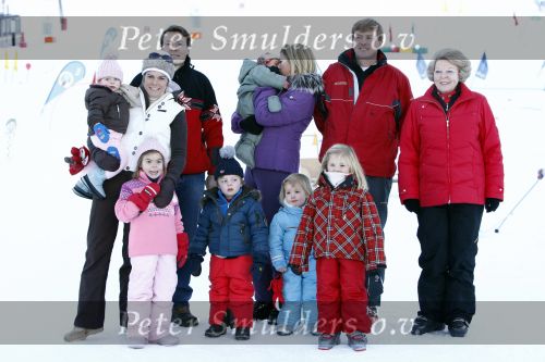 Lech 10 februari 2008
Fotosessie Koninklijke familie. Aanwezig waren Koningin Beatrix Maxima Prins Willem Alexander Amalai Alexia Ariane Prins Constantijn Prinses Laurentien Eloise Claus Cazimir en Elenore.
