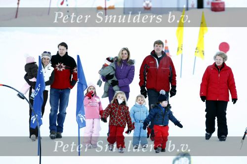 Lech 10 februari 2008
Fotosessie Koninklijke familie. Aanwezig waren Koningin Beatrix Maxima Prins Willem Alexander Amalai Alexia Ariane Prins Constantijn Prinses Laurentien Eloise Claus Cazimir en Elenore.
