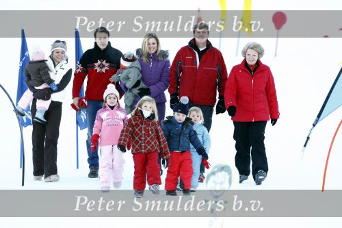 Lech 10 februari 2008
Fotosessie Koninklijke familie. Aanwezig waren Koningin Beatrix Maxima Prins Willem Alexander Amalai Alexia Ariane Prins Constantijn Prinses Laurentien Eloise Claus Cazimir en Elenore.
