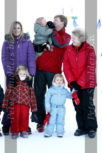 Lech 10 februari 2008
Fotosessie Koninklijke familie. Aanwezig waren Koningin Beatrix Maxima Prins Willem Alexander Amalai Alexia Ariane Prins Constantijn Prinses Laurentien Eloise Claus Cazimir en Elenore.