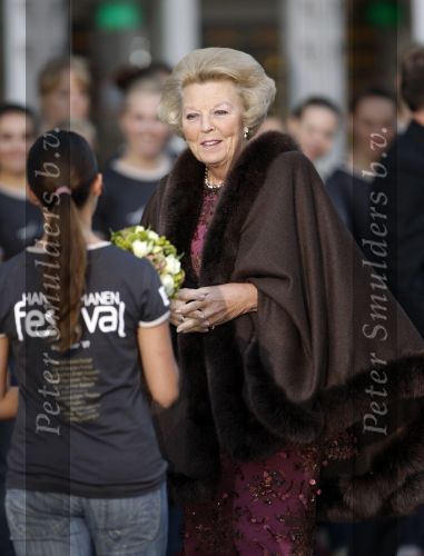 Amsterdam 11 september 2007
Koningin Beatrix en prinses Maxima bij voorstelling voor 75e verjaardag van Hans v Maanen in het muziektheater.