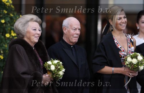 Amsterdam 11 september 2007
Koningin Beatrix en prinses Maxima bij voorstelling voor 75e verjaardag van Hans v Maanen in het muziektheater.