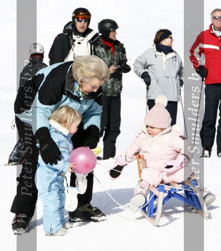 Lech 16 februari 2009
Fotosessie met de koninklijke familie in Oberlech. Koningin Beatrix Prins Willem Alexander Prinses Maxima Amalia Alexia Ariane Prins Constantijn Prins es Laurentien Claus Cazimir Eloise en  Leonore.
Peter Smulders bv
