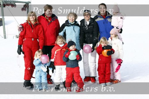 Lech 16 februari 2009
Fotosessie met de koninklijke familie in Oberlech. Koningin Beatrix Prins Willem Alexander Prinses Maxima Amalia Alexia Ariane Prins Constantijn Prins es Laurentien Claus Cazimir Eloise en  Leonore.
Peter Smulders bv