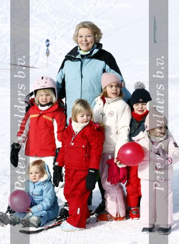 Lech 16 februari 2009
Fotosessie met de koninklijke familie in Oberlech. Koningin Beatrix Prins Willem Alexander Prinses Maxima Amalia Alexia Ariane Prins Constantijn Prins es Laurentien Claus Cazimir Eloise en  Leonore.
Peter Smulders bv