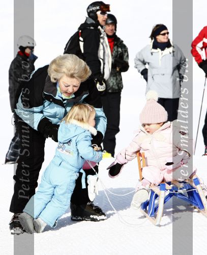 Lech 16 februari 2009
Fotosessie met de koninklijke familie in Oberlech. Koningin Beatrix Prins Willem Alexander Prinses Maxima Amalia Alexia Ariane Prins Constantijn Prins es Laurentien Claus Cazimir Eloise en  Leonore.
Peter Smulders bv
