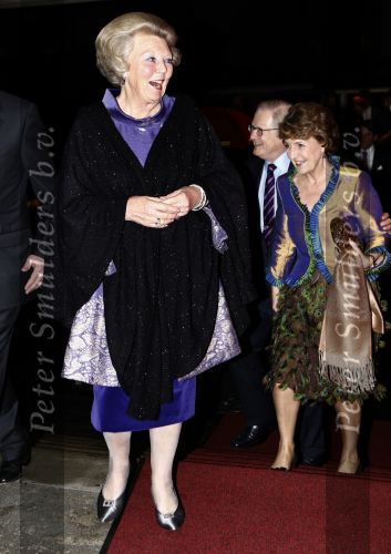Apeldoorn 19 januari 2008
Prinses Margriet Pieter v Vollenhoven Prins Maurits Prinses Marilene Prins Bernhard jr  een zwangere Prinses Annette Prins Pieter Christiaan Prinses Anita Prins Floris Prinses Aimee Koningin Beatrix Prins Constantijn Prinses Laurentien Prins Friso Prinses Maebel Wisse Smit Prins Carlos en Prinses carolien bij voorstelling in Theater tbv vefrjaardag prinses Margriet.