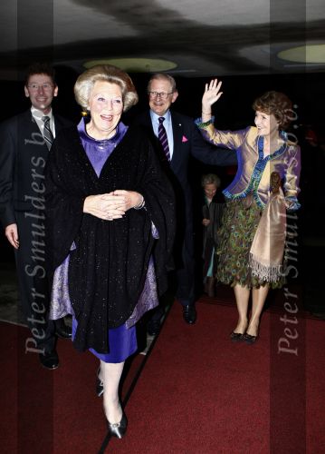 Apeldoorn 19 januari 2008
Prinses Margriet Pieter v Vollenhoven Prins Maurits Prinses Marilene Prins Bernhard jr  een zwangere Prinses Annette Prins Pieter Christiaan Prinses Anita Prins Floris Prinses Aimee Koningin Beatrix Prins Constantijn Prinses Laurentien Prins Friso Prinses Maebel Wisse Smit Prins Carlos en Prinses carolien bij voorstelling in Theater tbv vefrjaardag prinses Margriet.