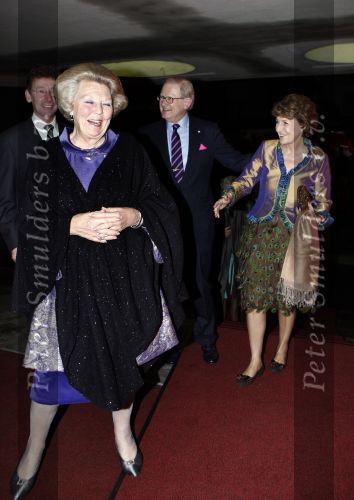 Apeldoorn 19 januari 2008
Prinses Margriet Pieter v Vollenhoven Prins Maurits Prinses Marilene Prins Bernhard jr  een zwangere Prinses Annette Prins Pieter Christiaan Prinses Anita Prins Floris Prinses Aimee Koningin Beatrix Prins Constantijn Prinses Laurentien Prins Friso Prinses Maebel Wisse Smit Prins Carlos en Prinses carolien bij voorstelling in Theater tbv vefrjaardag prinses Margriet.