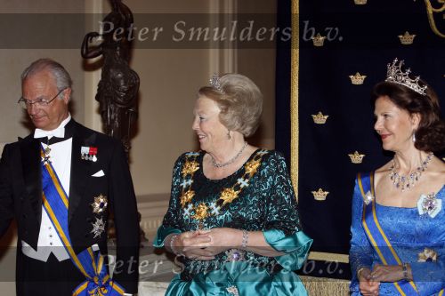 Den Haag 22 april 2009
Diner met de koninklijke familie van zweden en nederland. Aanwezig waren Prinses Maxima Koningin Beatrix Prins Willem Alexander Prinses Margriet Koning Carl Gustav en Koningin Silvia.
Peter Smulders bv