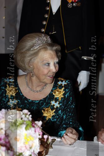 Den Haag 22 april 2009
Diner met de koninklijke familie van zweden en nederland. Aanwezig waren Prinses Maxima Koningin Beatrix Prins Willem Alexander Prinses Margriet Koning Carl Gustav en Koningin Silvia.
Peter Smulders bv