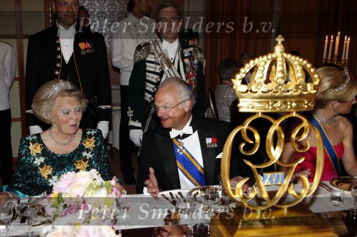 Den Haag 22 april 2009
Diner met de koninklijke familie van zweden en nederland. Aanwezig waren Prinses Maxima Koningin Beatrix Prins Willem Alexander Prinses Margriet Koning Carl Gustav en Koningin Silvia.
Peter Smulders bv