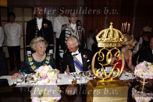 Den Haag 22 april 2009
Diner met de koninklijke familie van zweden en nederland. Aanwezig waren Prinses Maxima Koningin Beatrix Prins Willem Alexander Prinses Margriet Koning Carl Gustav en Koningin Silvia.
Peter Smulders bv