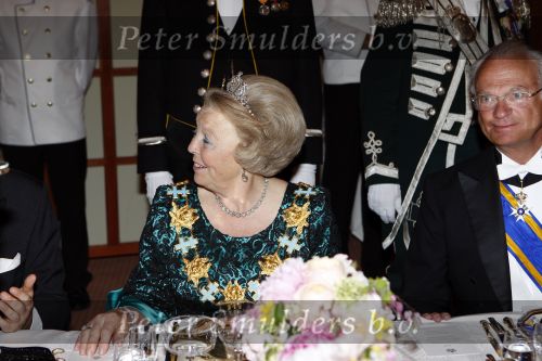 Den Haag 22 april 2009
Diner met de koninklijke familie van zweden en nederland. Aanwezig waren Prinses Maxima Koningin Beatrix Prins Willem Alexander Prinses Margriet Koning Carl Gustav en Koningin Silvia.
Peter Smulders bv