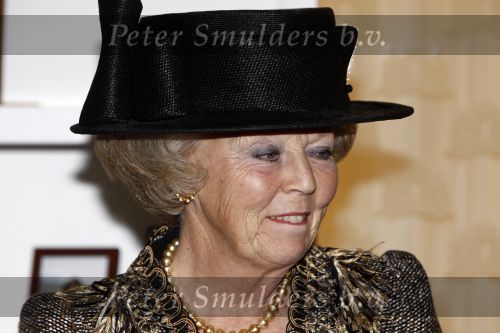 Schiphol 23 januari 2008
Opening nieuwe VIP centrum en koninklijke loge op schiphol door Koningin Beatrix.
Gerlach Cerfontaine begeleidt haar.