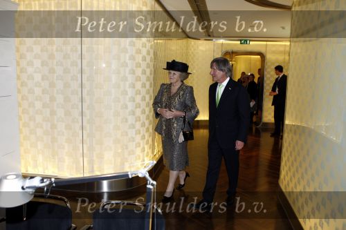 Schiphol 23 januari 2008
Opening nieuwe VIP centrum en koninklijke loge op schiphol door Koningin Beatrix.
Gerlach Cerfontainee begeleidt haar.