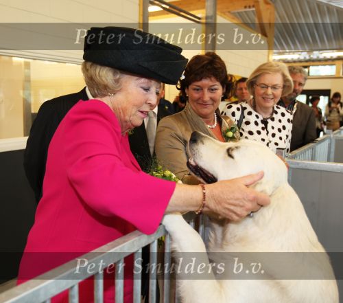 Herpen ( Gemeente Oss ),  27 Mei 2008
Koningin Beatrix bij opening van het nieuwe gebouw \