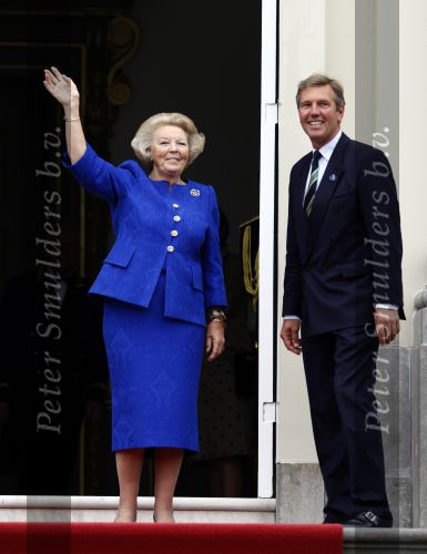 Den Haag 27 augustus 2008
De Olympische medaille winnaars van Peking op het bordes bij Koningin Beatrix. Aanwezig oa Anky v Grunsven Maarten v d Weijden Inge Dekker Marianne Vos Naomi v As Fatima de Moreiro Melo, anky v Grunsven Deborah Gravenstijn...
Peter Smulders bv
