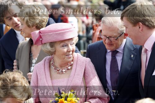 Makkum en Franeker30 april 2008
Koninginnedag 2008 met Koningin Beatrix Prins Willem Alexander Friso Constantijn Maurits Floris Pieter Christiaan Pieter v Vollenhoven en de prinsessen Maxima Laurentien Mabel Aimee Anita Margriet en Marilene.
Peter Smulders bv