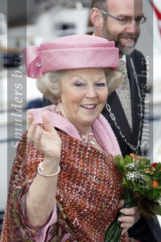 Makkum en Franeker30 april 2008
Koninginnedag 2008 met Koningin Beatrix Prins Willem Alexander Friso Constantijn Maurits Floris Pieter Christiaan Pieter v Vollenhoven en de prinsessen Maxima Laurentien Mabel Aimee Anita Margriet en Marilene.
Peter Smulders bv