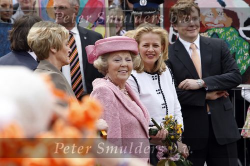 Makkum en Franeker30 april 2008
Koninginnedag 2008 met Koningin Beatrix Prins Willem Alexander Friso Constantijn Maurits Floris Pieter Christiaan Pieter v Vollenhoven en de prinsessen Maxima Laurentien Mabel Aimee Anita Margriet en Marilene.
Peter Smulders bv