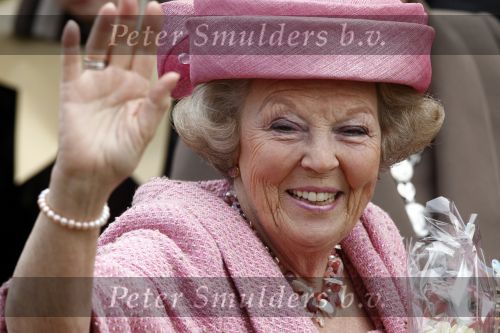 Makkum en Franeker30 april 2008
Koninginnedag 2008 met Koningin Beatrix Prins Willem Alexander Friso Constantijn Maurits Floris Pieter Christiaan Pieter v Vollenhoven en de prinsessen Maxima Laurentien Mabel Aimee Anita Margriet en Marilene.
Peter Smulders bv