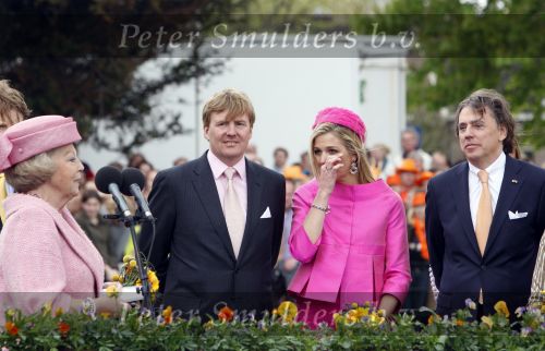 Makkum en Franeker30 april 2008
Koninginnedag 2008 met Koningin Beatrix Prins Willem Alexander Friso Constantijn Maurits Floris Pieter Christiaan Pieter v Vollenhoven en de prinsessen Maxima Laurentien Mabel Aimee Anita Margriet en Marilene.
Peter Smulders bv
