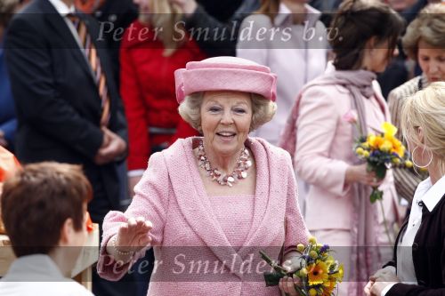 Makkum en Franeker30 april 2008
Koninginnedag 2008 met Koningin Beatrix Prins Willem Alexander Friso Constantijn Maurits Floris Pieter Christiaan Pieter v Vollenhoven en de prinsessen Maxima Laurentien Mabel Aimee Anita Margriet en Marilene.
Peter Smulders bv