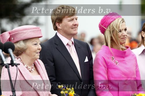Makkum en Franeker30 april 2008
Koninginnedag 2008 met Koningin Beatrix Prins Willem Alexander Friso Constantijn Maurits Floris Pieter Christiaan Pieter v Vollenhoven en de prinsessen Maxima Laurentien Mabel Aimee Anita Margriet en Marilene.
Peter Smulders bv