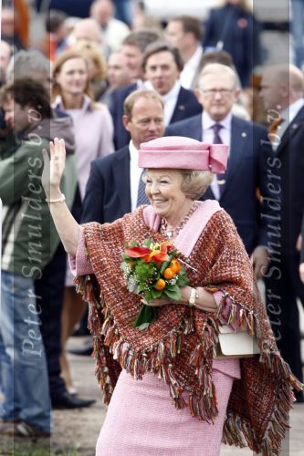 Makkum en Franeker30 april 2008
Koninginnedag 2008 met Koningin Beatrix Prins Willem Alexander Friso Constantijn Maurits Floris Pieter Christiaan Pieter v Vollenhoven en de prinsessen Maxima Laurentien Mabel Aimee Anita Margriet en Marilene.
Peter Smulders bv
