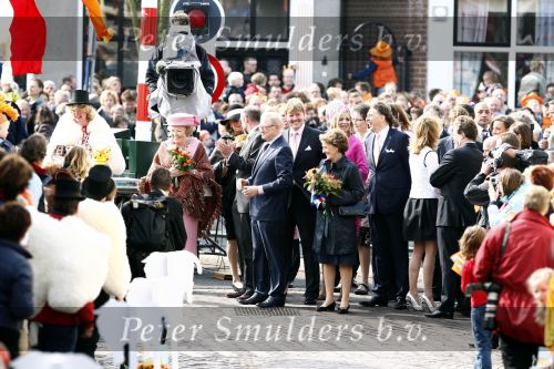Makkum en Franeker30 april 2008
Koninginnedag 2008 met Koningin Beatrix Prins Willem Alexander Friso Constantijn Maurits Floris Pieter Christiaan Pieter v Vollenhoven en de prinsessen Maxima Laurentien Mabel Aimee Anita Margriet en Marilene.
Peter Smulders bv