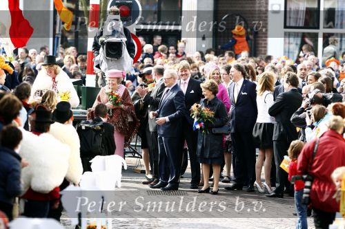 Makkum en Franeker30 april 2008
Koninginnedag 2008 met Koningin Beatrix Prins Willem Alexander Friso Constantijn Maurits Floris Pieter Christiaan Pieter v Vollenhoven en de prinsessen Maxima Laurentien Mabel Aimee Anita Margriet en Marilene.
Peter Smulders bv