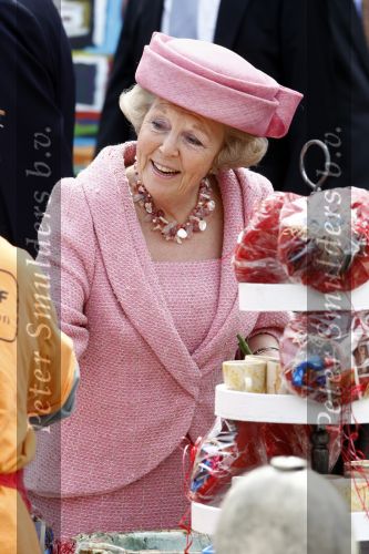 Makkum en Franeker30 april 2008
Koninginnedag 2008 met Koningin Beatrix Prins Willem Alexander Friso Constantijn Maurits Floris Pieter Christiaan Pieter v Vollenhoven en de prinsessen Maxima Laurentien Mabel Aimee Anita Margriet en Marilene.
Peter Smulders bv