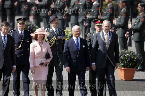 Amsterdam 21 april 2009
Koning Carl Gustav en Koningin Silvia van zweden leggen krans bij monument op de dam. Jan Peter balkenende en burgemeester Job Cohen zijn daar bij aanwezig.
Peter Smulders bv