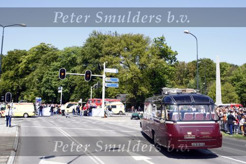 Apeldoorn 30 april 2009
Koninginnedag in Apeldoorn. Een man pleegt een aanslag met zijn auto waarbij meerdere mensen gedood worden. De koninklijke familie was het doelwit maar bleef ongedeerd bij ongeluk.
Peter Smulders bv