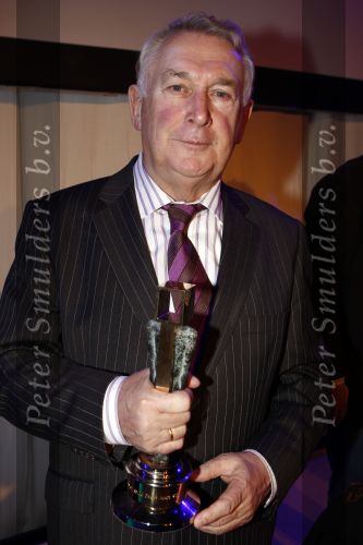 Hilversum 28 januari 2008
Koos Postuma krijgt ouvre award bij uitreiking gouden beelden in beeld en geluid.