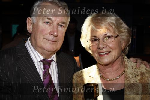 Hilversum 28 januari 2008
Koos Postuma krijgt ouvre award bij uitreiking gouden beelden in beeld en geluid. Koos met zijn vrouw