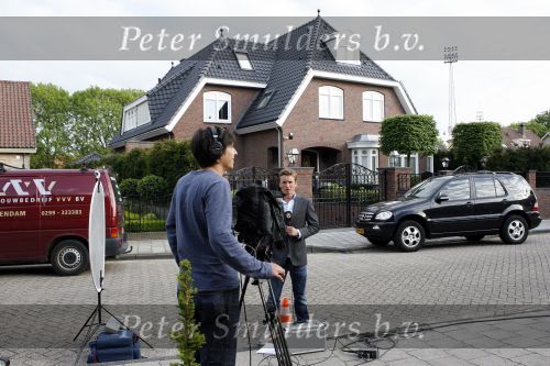 Volendam 19 mei 2009
Vandaag werd bekend gemaakt dat Yolanthe Cabau v Kasbergen en Jan smit na 2 en een half jaar hun relatie hebben verbroken. Voor hun huis stond veel pers en fans. Koos SBS6
Peter Smulders bv