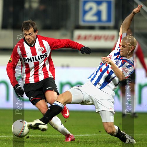Seizoen 2008-2009 Heerenveen 29-11-2008 
sc Heerenveen - PSV uitslag 2-2. 
Danko Lazovic en Kristian Bak Nielsen.
Foto Peter Smulders BV