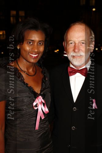 Amsterdam 29 september 2008
Pink Ribbon gala in het concert gebouw. Laetitia Griffith met man
Peter Smulders bv