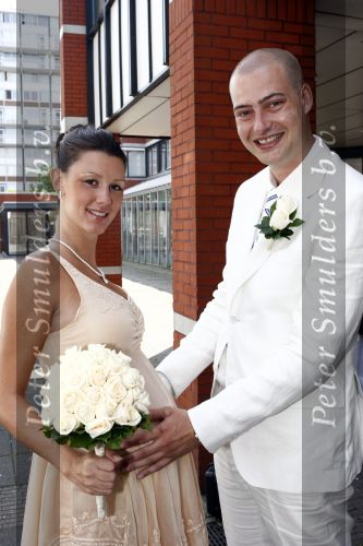 Amsterdam 9 juni 2008
Lange Frans trouwt met zijn zwangere Danielle in het geheim in Osdorp