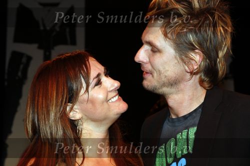 Hilversum 21 januari 2008
Premiere Laura Vlasblom in theater Gooiland. Laura met haar vriend en verloofde Michel kussend