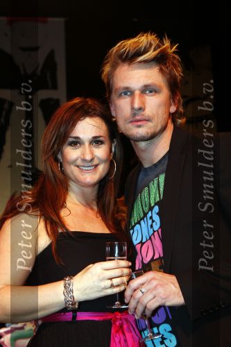 Hilversum 21 januari 2008
Premiere Laura Vlasblom in theater Gooiland. Laura met haar vriend en verloofde Michel kussend